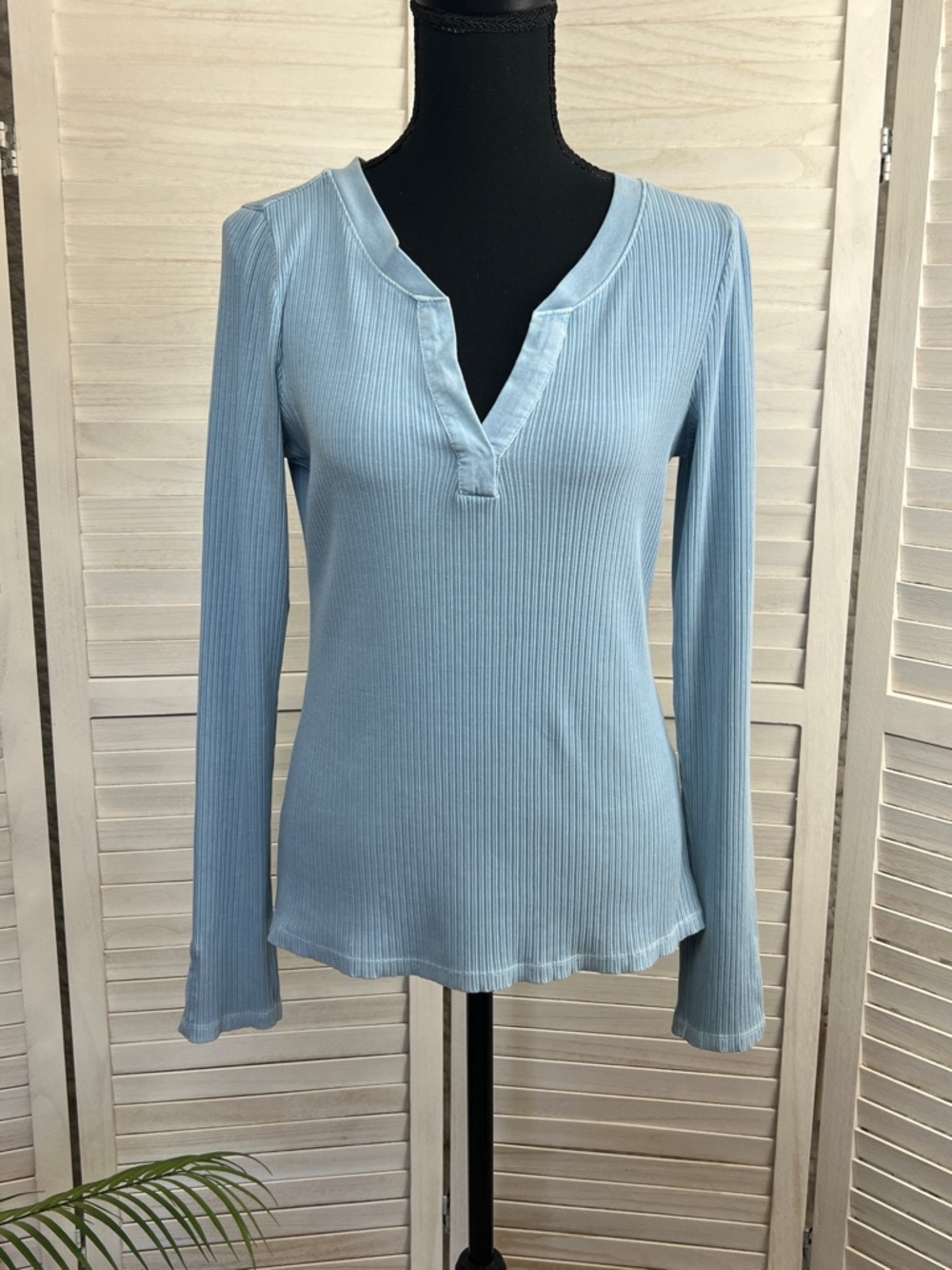 Anthropologie Pilcro Ribbed Knit Split Neck Henley Top Tee Medium - Picture 2 of 11